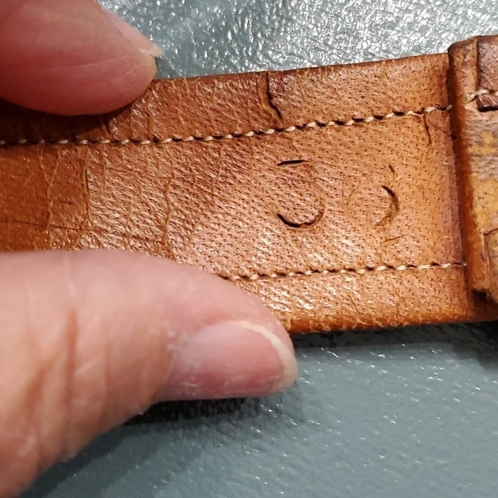 Leather belt, believe that it is vintage. Multiple colors.  Size‎ 38.